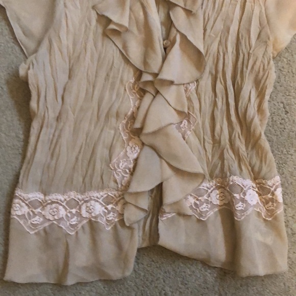 Dress-U by Sharon ruffles laced trim blouse pristine condition - Picture 3 of 6